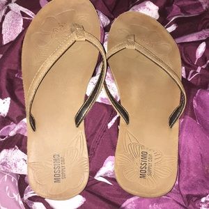 Mossimo supply co. Flip flops